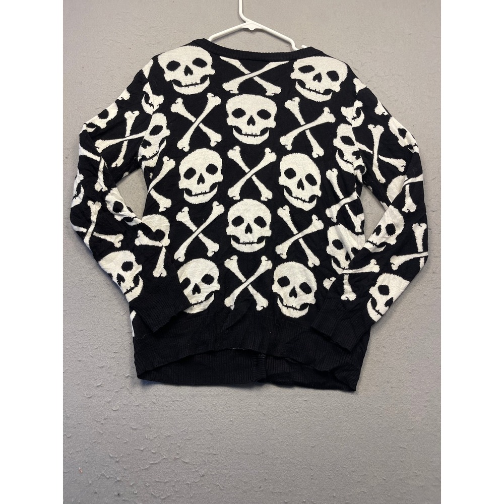Hot Topic Cardigan Knit Skull Crossbones Black White Medium Womens - Picture 3 of 8